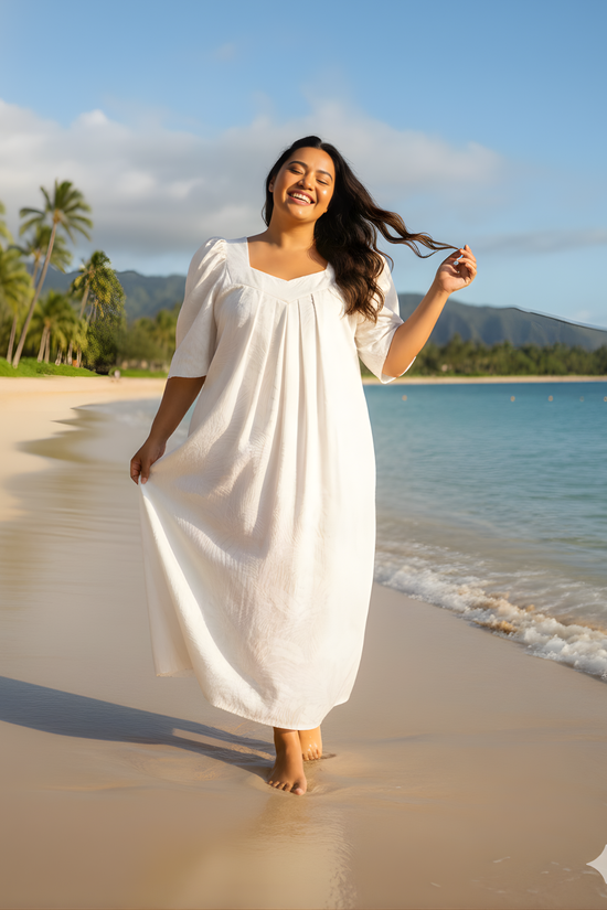 Amara White Muʻumuʻu