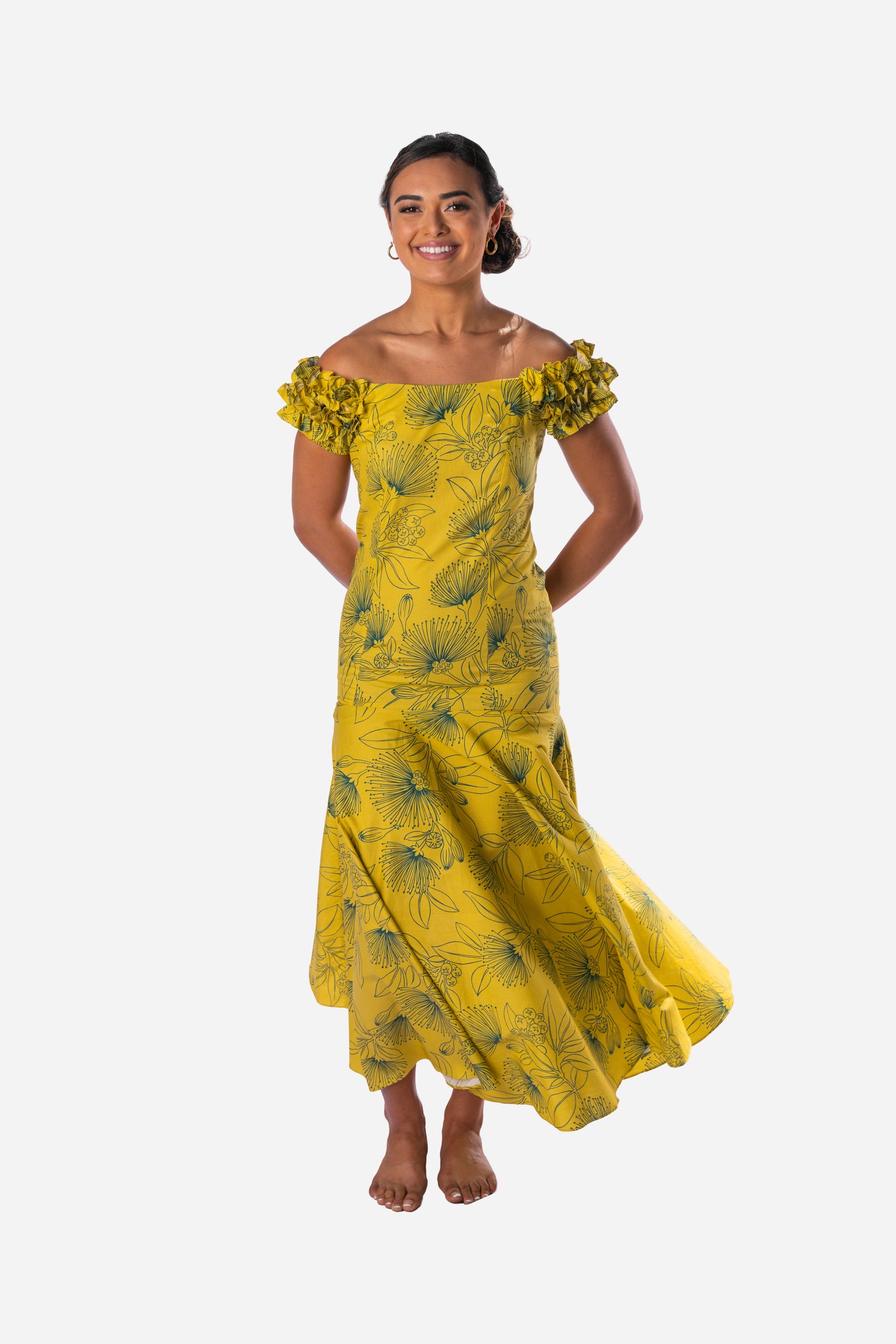 Kiana Long Muʻumuʻu