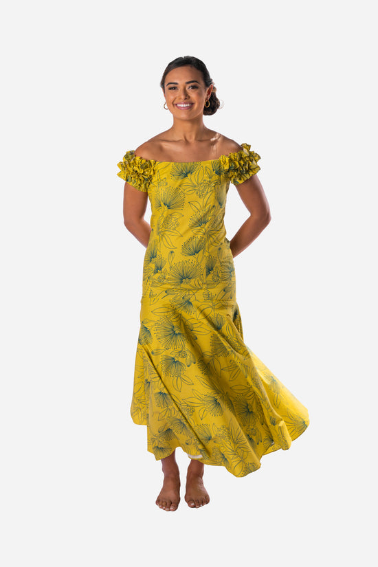 Kiana Long Muʻumuʻu