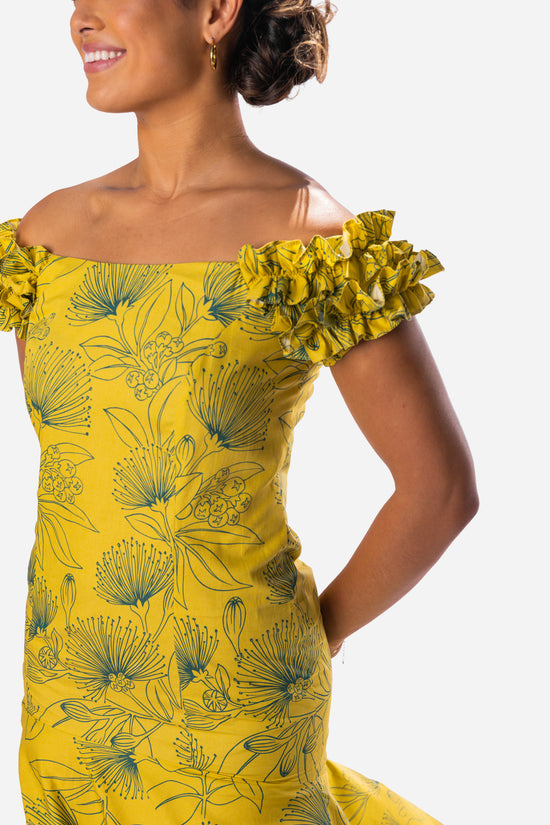 Kiana Long Muʻumuʻu