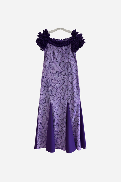 Reina Long Muʻumuʻu